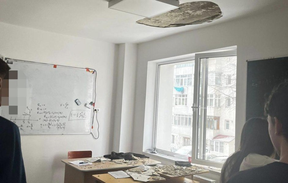 tavan prăbușit peste - Imagine ilustrativă