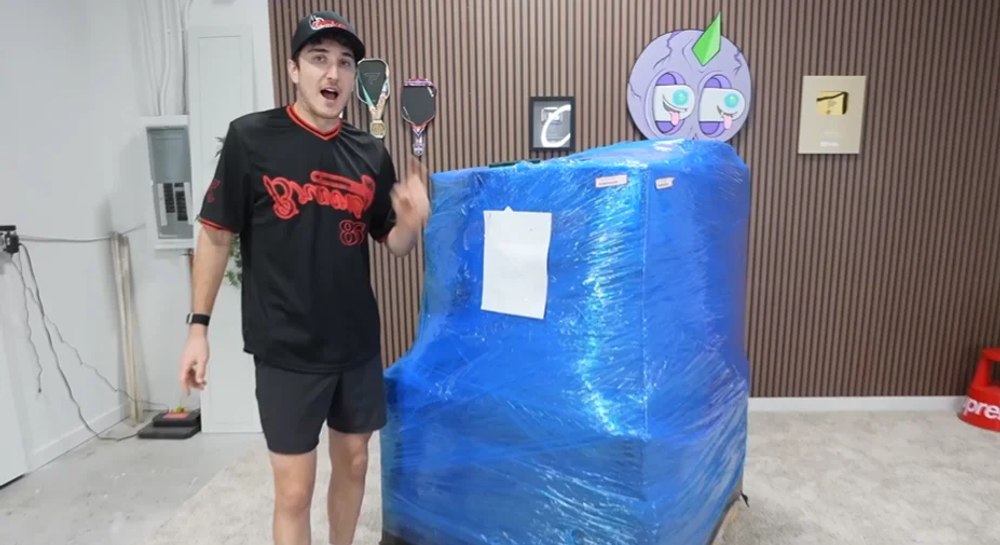 găsit youtuber georgia - Imagine ilustrativă