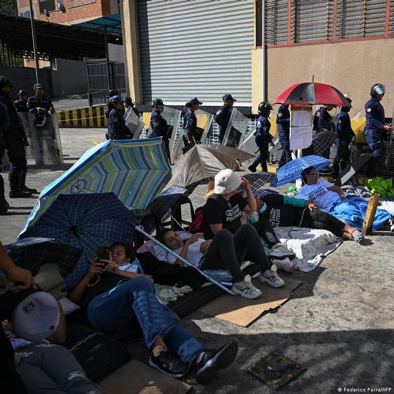 Foto reprezentând amnistie prizonieri politici Venezuela - Outsourcing IT Romania