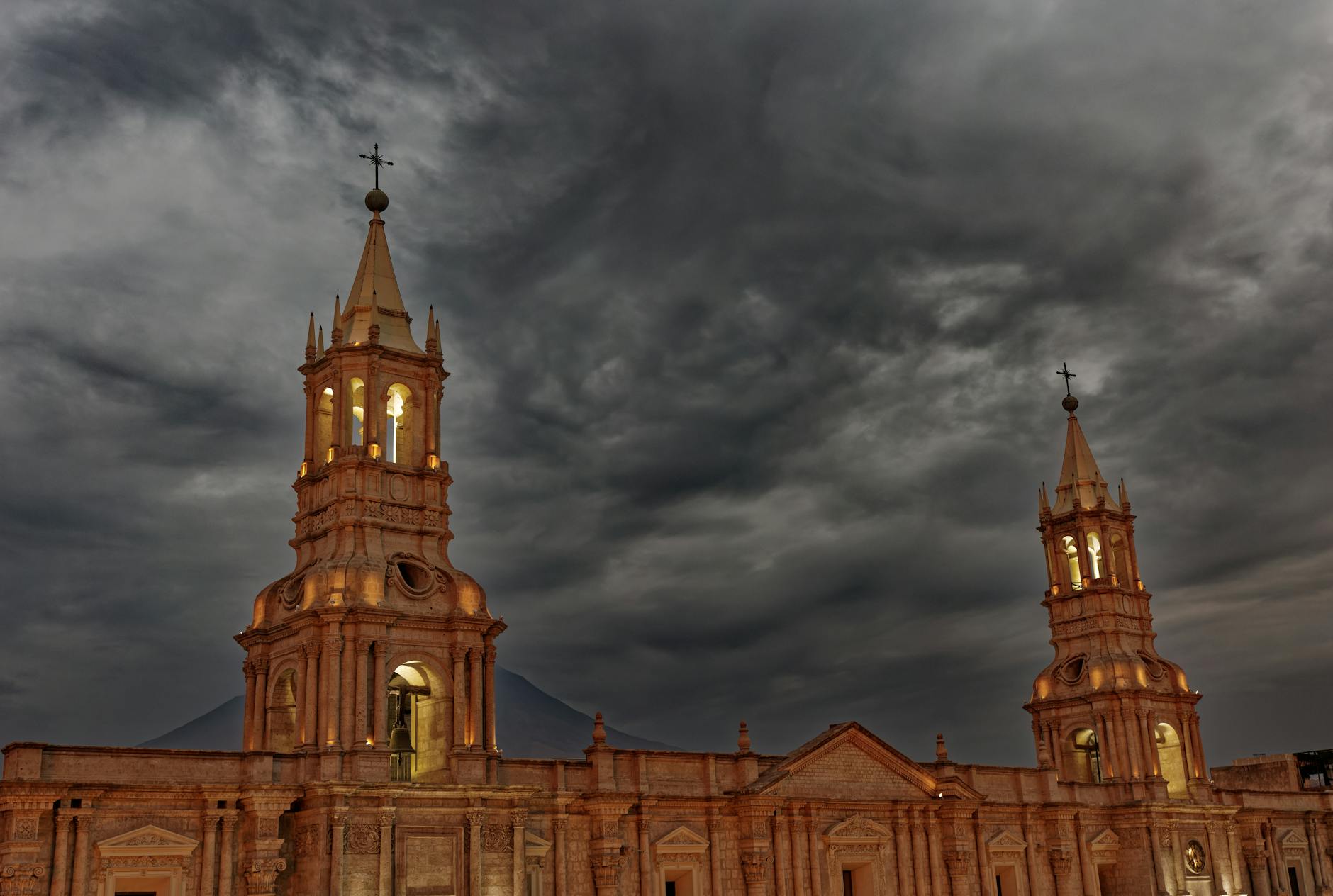 Actualități: atacuri Israel Iran | Bursa24 Romania